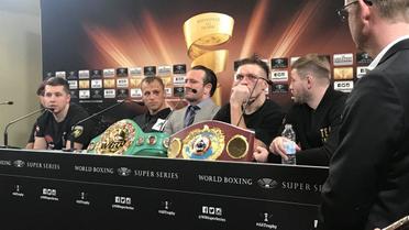 Боксери після бою / © twitter.com/WBsuperSeries