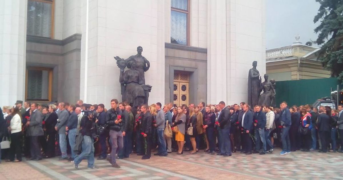 Вшанування бійців НГУ_2 / © facebook/Натал'я Нагорная, ТСН