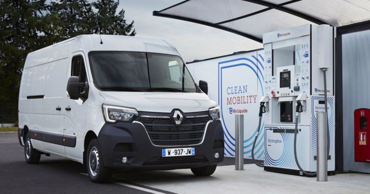 Украинцы в октябре продолжили активно покупать коммерческие авто: названы самые популярные марки