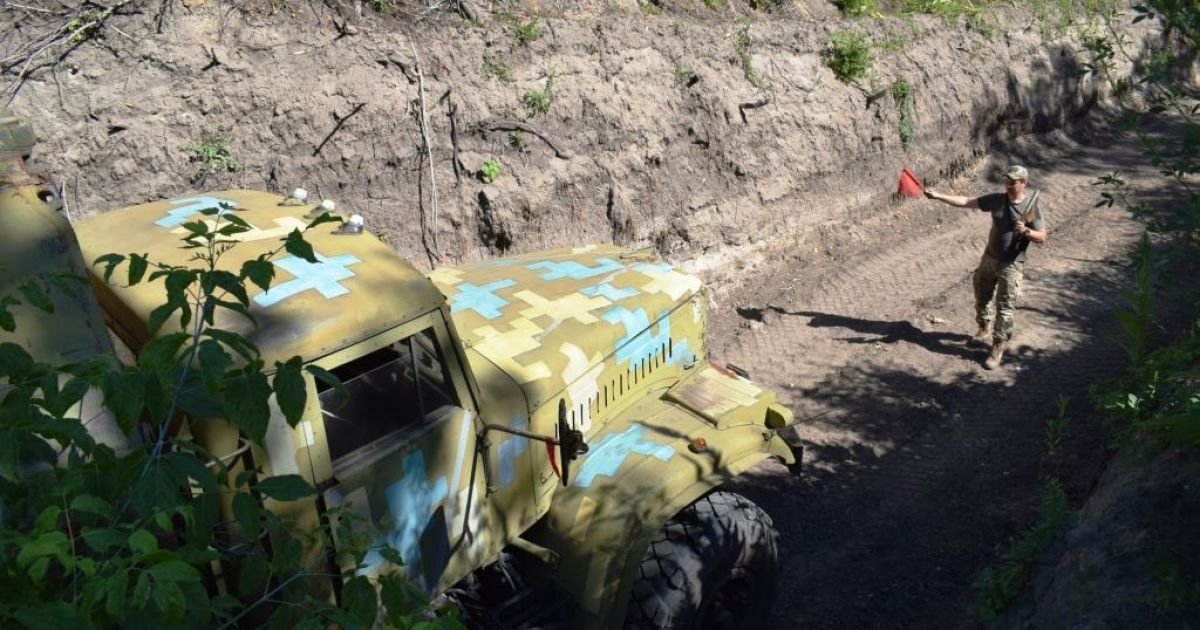 понтонний міст через Сіверський Донець_3 / © Facebook/прес-центр штабу АТО