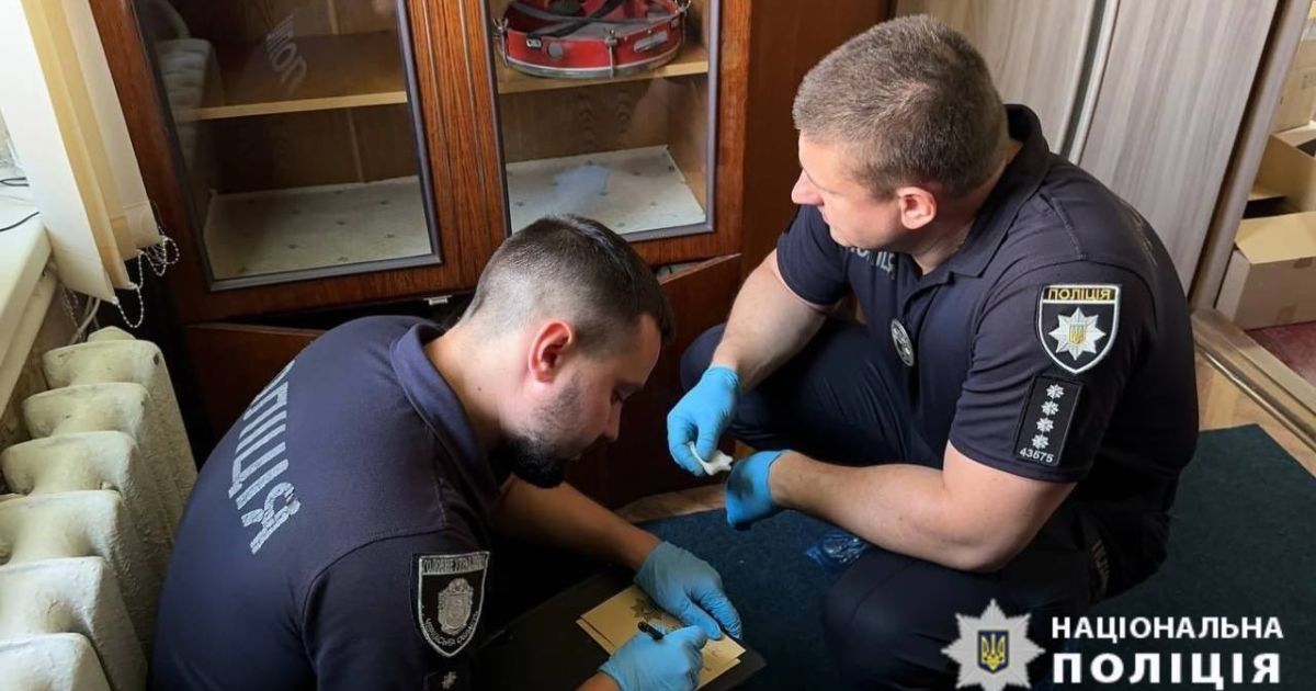 Полиция на месте убийства 10-летней девочки в городе Шпола Черкасской области / © ГУ Національної поліції в Черкаській області