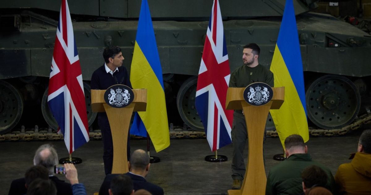 Треба, щоб РФ думала про те, як піти з нашої території – Зеленський про необхідність надання Україні техніки та зброї