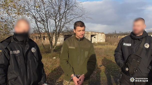 Военнопленный россиянин дает показания о выстрелах в гражданского безоружного украинца