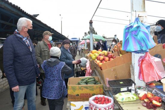 У Запоріжжі працівників ринків перевіряють на дотримання карантинних вимог: за що штрафують