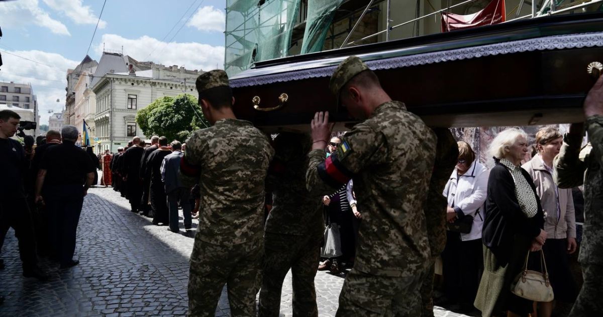 "В последний путь мама провела колыбельной": во Львове простились с защитником Украины, погибшим на фронте