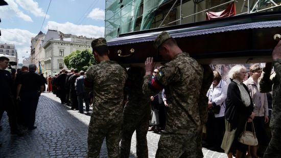 "В останню путь мама провела колисковою": у Львові попрощалися із захисником України, який загинув на фронті
