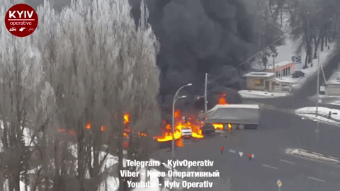 Появилось видео страшной аварии в Киеве, которая вызвала пожар