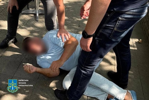 Мошенник из Днепра обещал высокую должность прокурора: сколько стоило