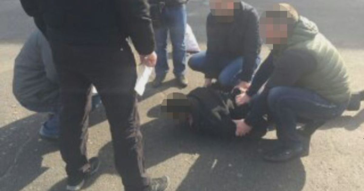 На Днепропетровщине на взятке поймали старшего следователя полиции