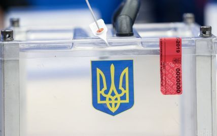Выборы в Раду: ЦИК приняла первые протоколы окружных комиссий с мокрыми печатями