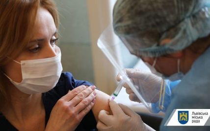 У Львівській області розпочалась підготовка до третього етапу вакцинації: хто може отримати щеплення