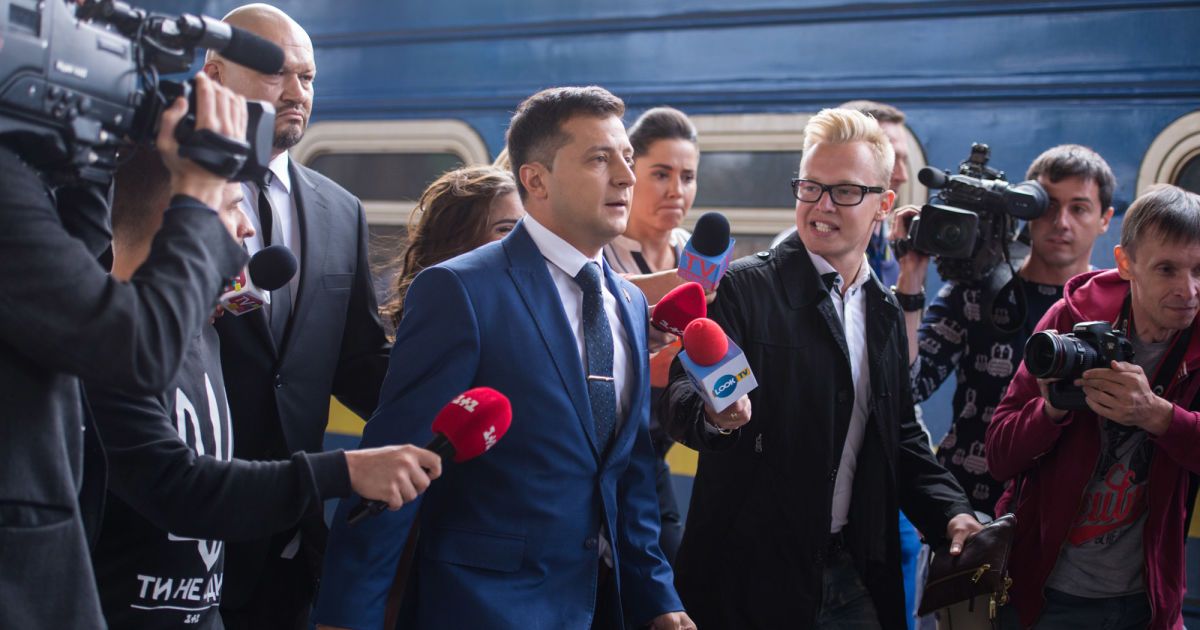 "Слуга народа 2": в Украине снимают продолжение политической комедии с Зеленским