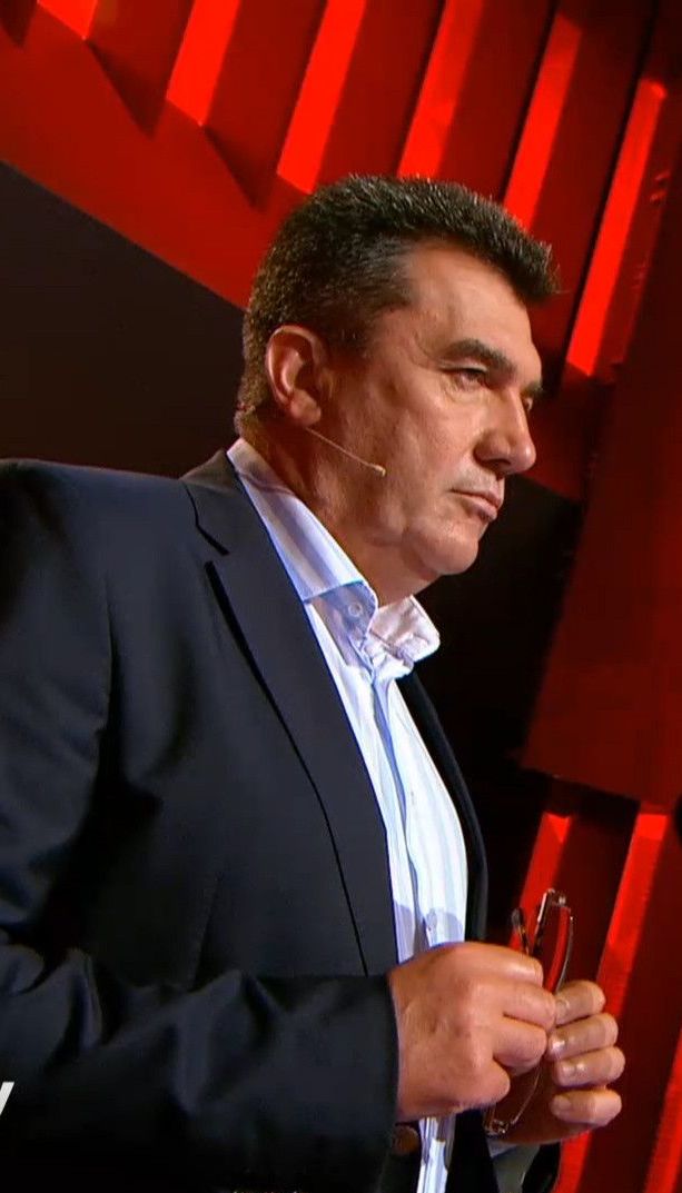 Олексій Данілов: "Подавати воду для окупантів в Криму немає жодного морального права"