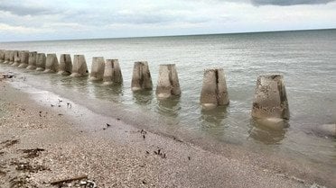 бетонні тетраподи в Одеській області_1 / © Facebook/Іван Русєв