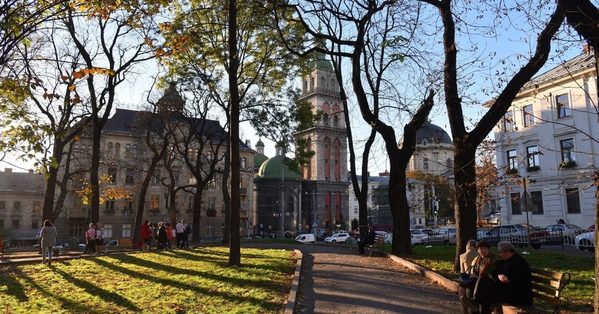 До України йдуть заморозки та чергове бабине літо