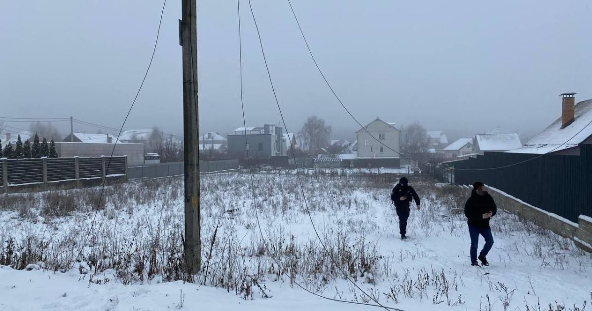 В результате ракетной атаки в Киевской области поврежден объект инфраструктуры и 9 домов: есть пострадавшие