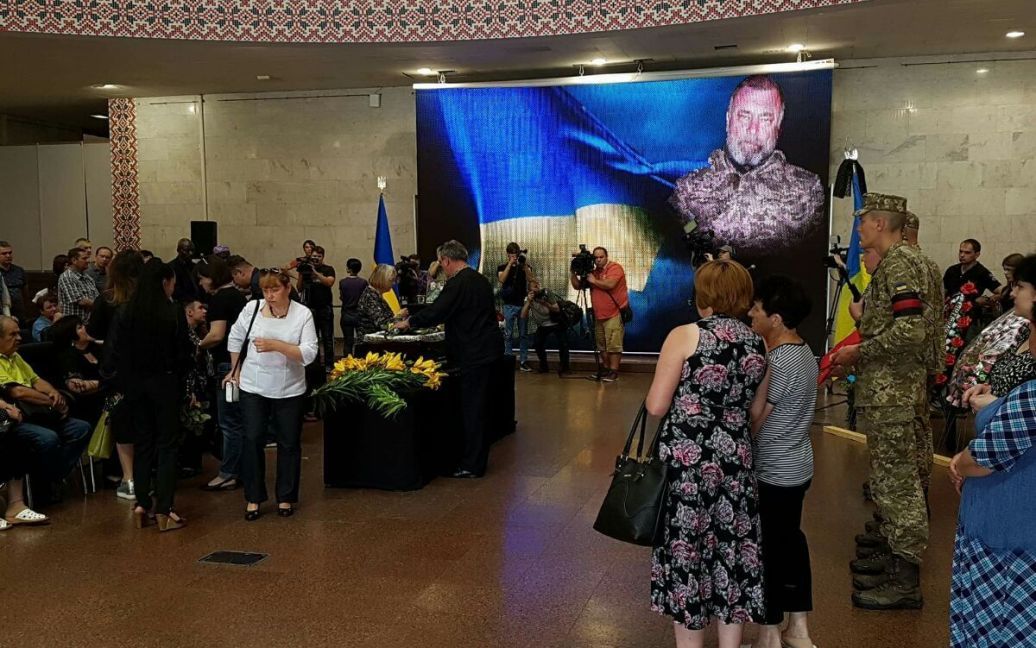 Олійник під час конфлікту вступився за свого сина, але його атакували / © ТСН.ua