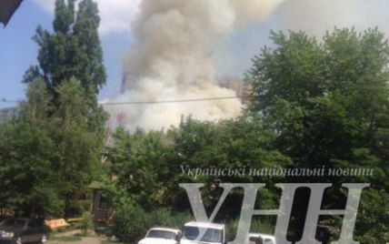 У Дніпровському районі столиці сталася масштабна пожежа