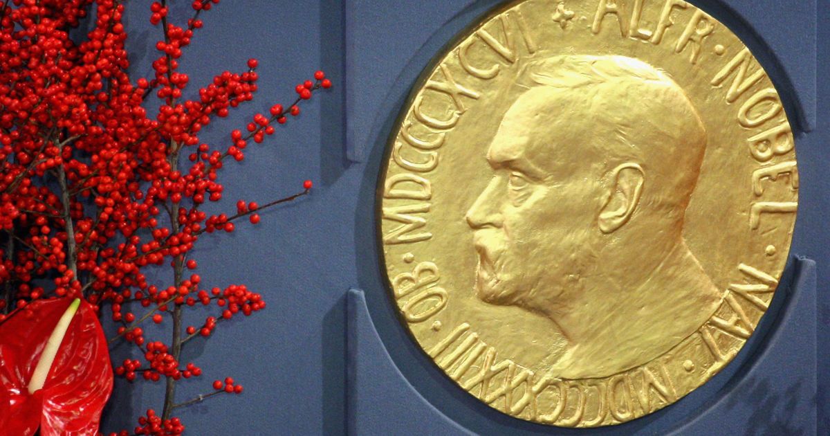 Клеточные часы, гравитационные волны и эмоциональная литература: Нобелевская премия-2017. Инфографика