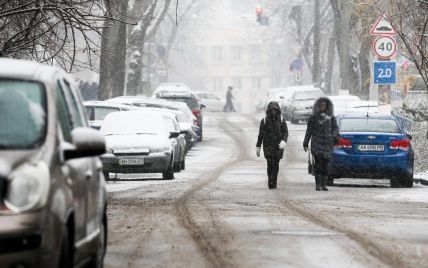 Более 300 единиц спецтехники "Киевавтодора" спасают столицу от снега