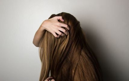 Модное окрашивание волос на средние волосы 2023: фото, модные цвета, техники окрашивания