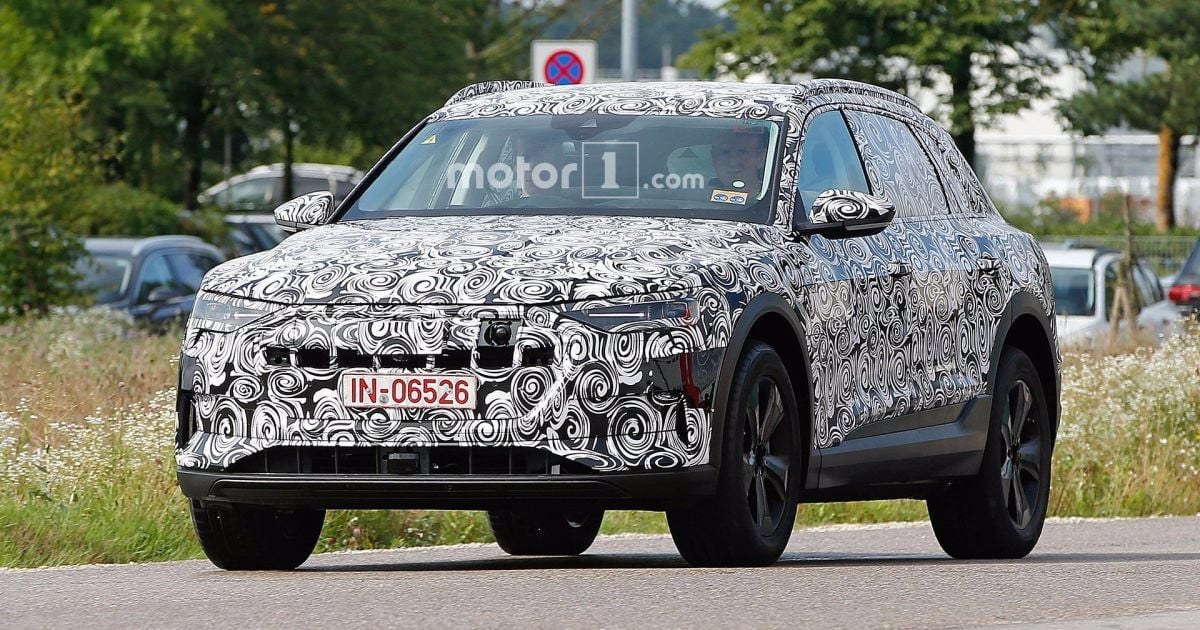 Audi приступила к тестам серийного электрокара E-Tron