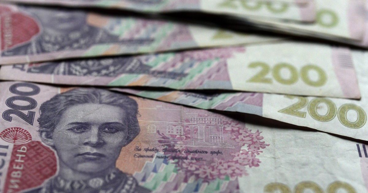 В Киеве двое в масках украли из авто сумку с миллионом гривен