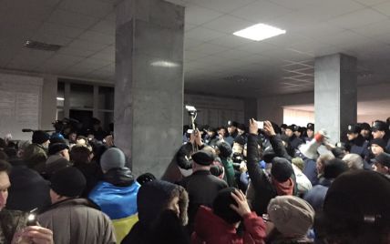 Полиция эвакуировала горсовет Кривого Рога: аноним сообщил о взрывчатке