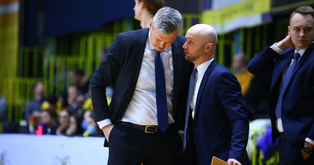 Украинский баскетбольный клуб заявил на матч помощника главного тренера: что к этому привело