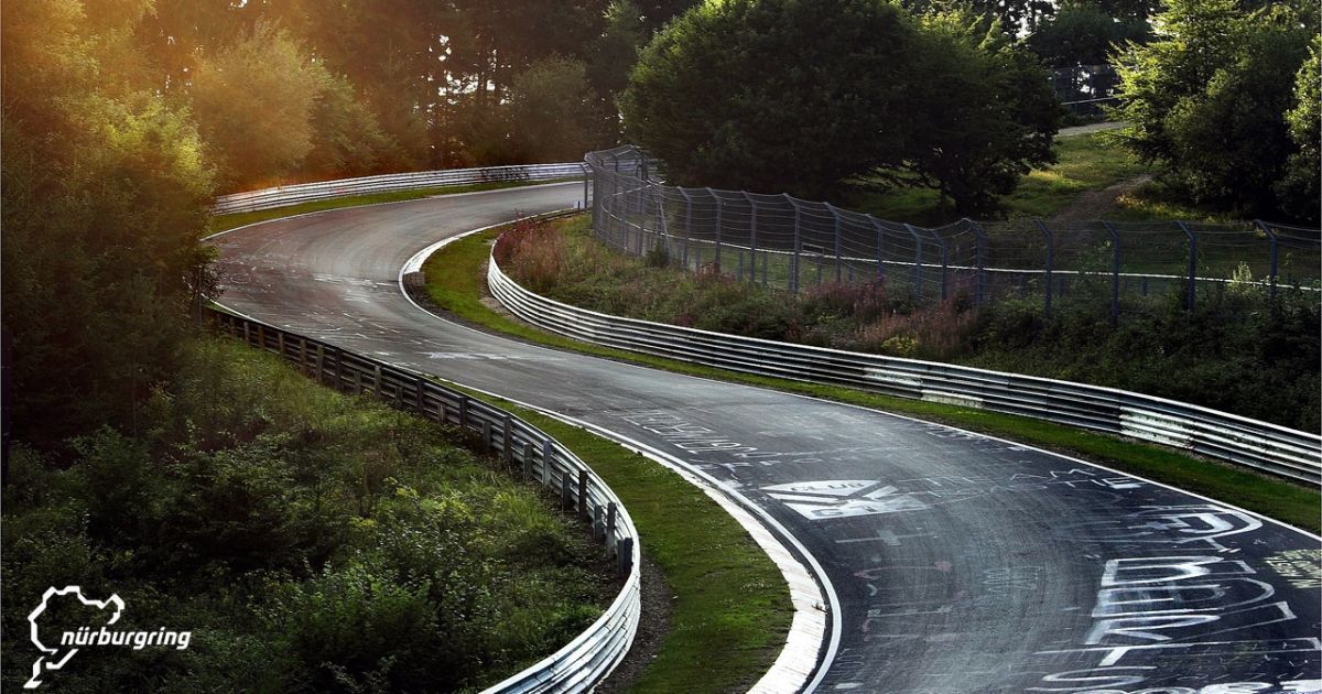 Трасса Нюрбургринг вновь открыта для рекордов скорости