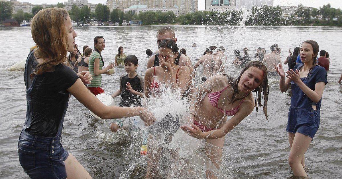 Новий тиждень в Україні розпочнеться дощами та спекою. Прогноз погоди на 26 червня