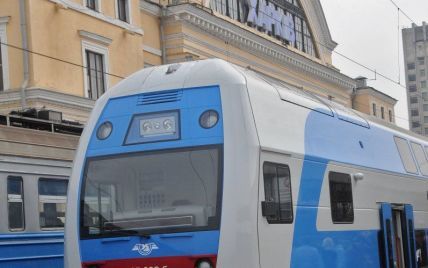 "Укрзализныця" запустит до Львова двухэтажный поезд Skoda