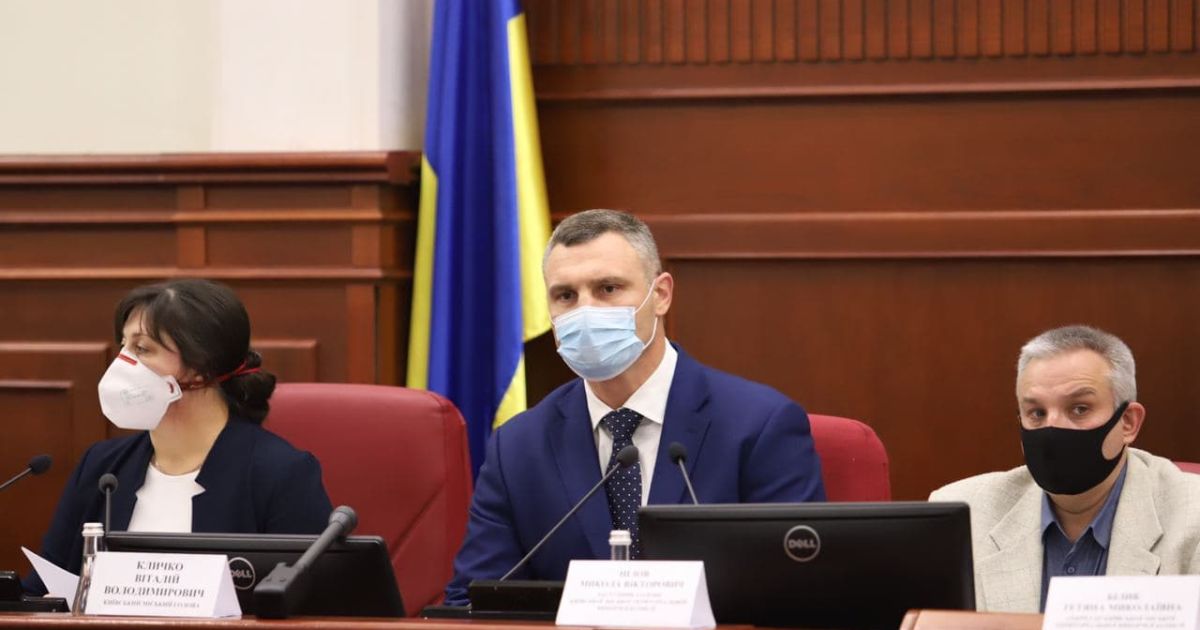 Заступники мера Києва отримали зарплати за листопад удвічі-тричі більші, ніж сам Кличко
