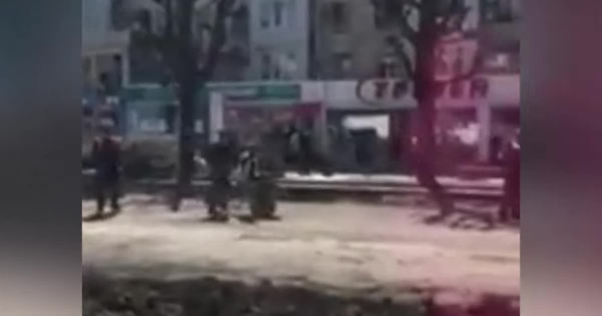 В Черновцах сняли подрядчиков, которые катаются на тачке