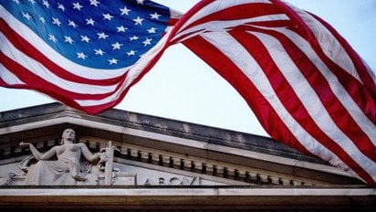 США
