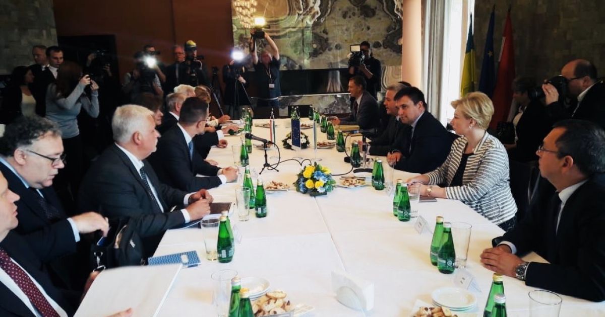 На Закарпатті розпочалась зустріч української та угорської сторін щодо Закону про освіту