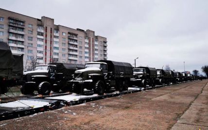 Позначені "Z": до Білорусі з РФ перекинули ще щонайменше 50 одиниць військової техніки (фото)