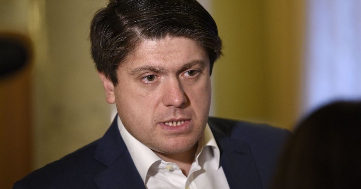Нардепу БПП заборонили виїжджати з України через мільйонні борги перед банками