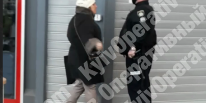 Скандал у київському супермаркеті: звільнено поліцейського, який побився з покупчинею