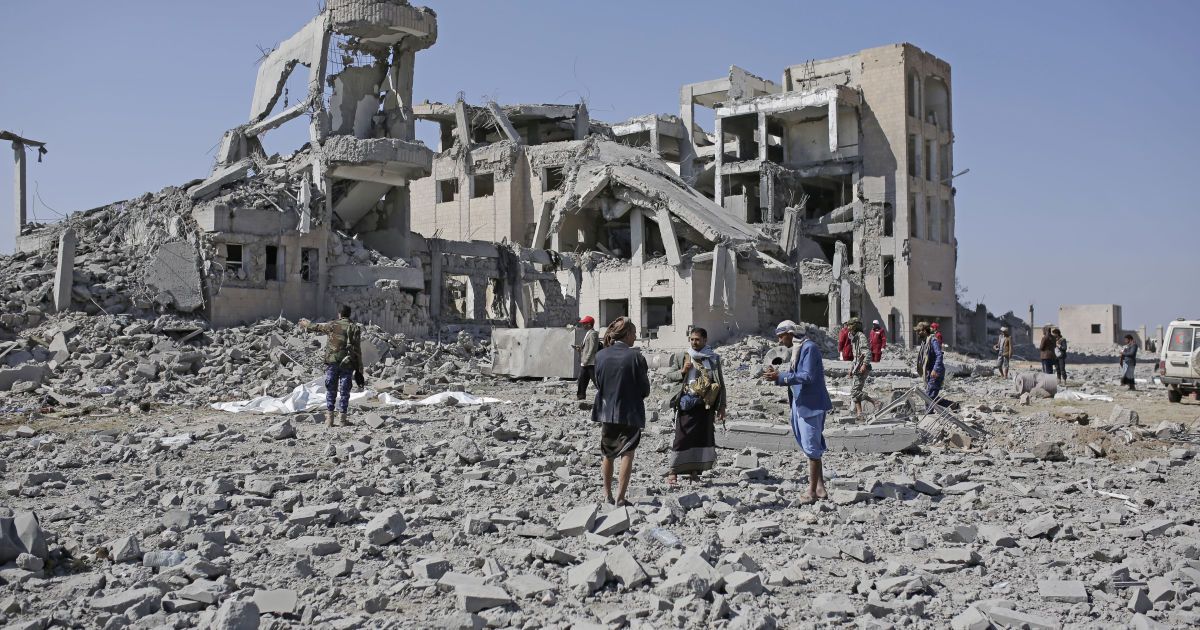 У Ємені внаслідок авіаудару по в'язниці загинуло від 50 до 100 осіб