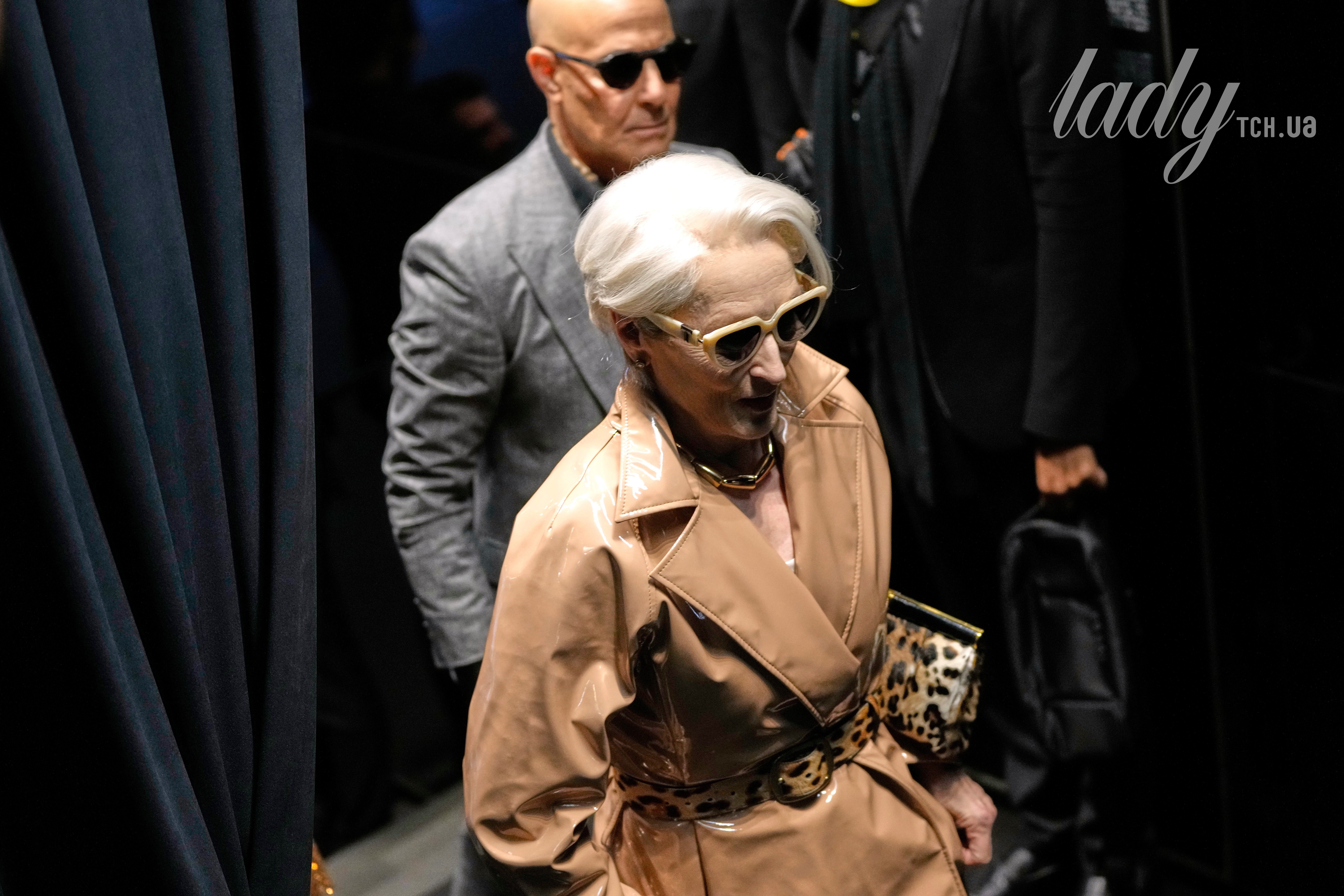 Мен құрбымның күйеуін алдап жатқанын видеоға түсірдім.