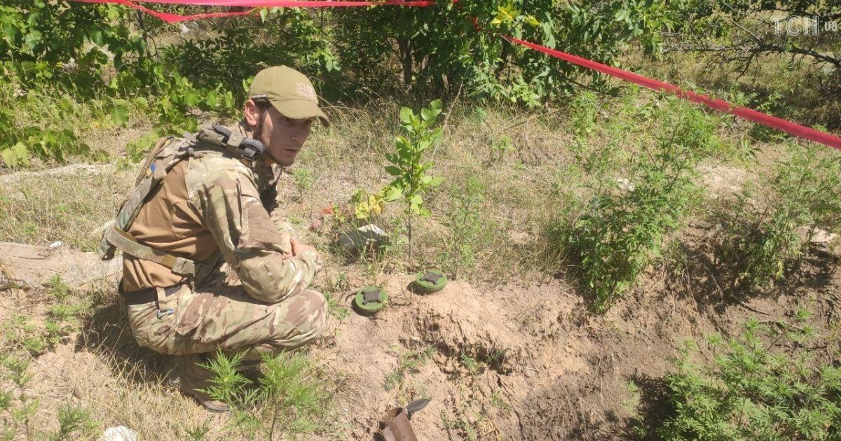 Уничтоженные села из-за обстрелов: под Мариуполем боевики обстреляли дом гражданских