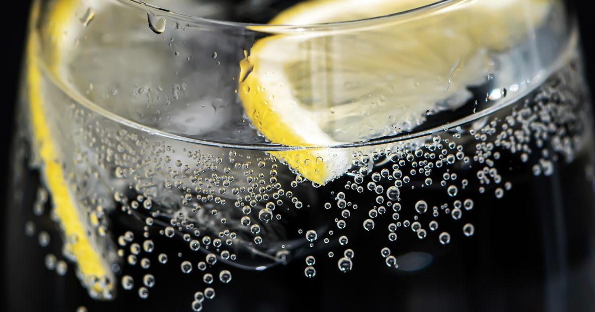 Вода з лимоном