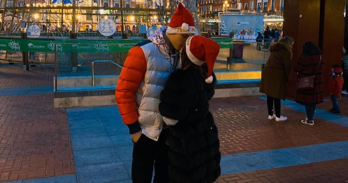 Лунин сделал предложение девушке в центральном круге стадиона "Вальядолида"