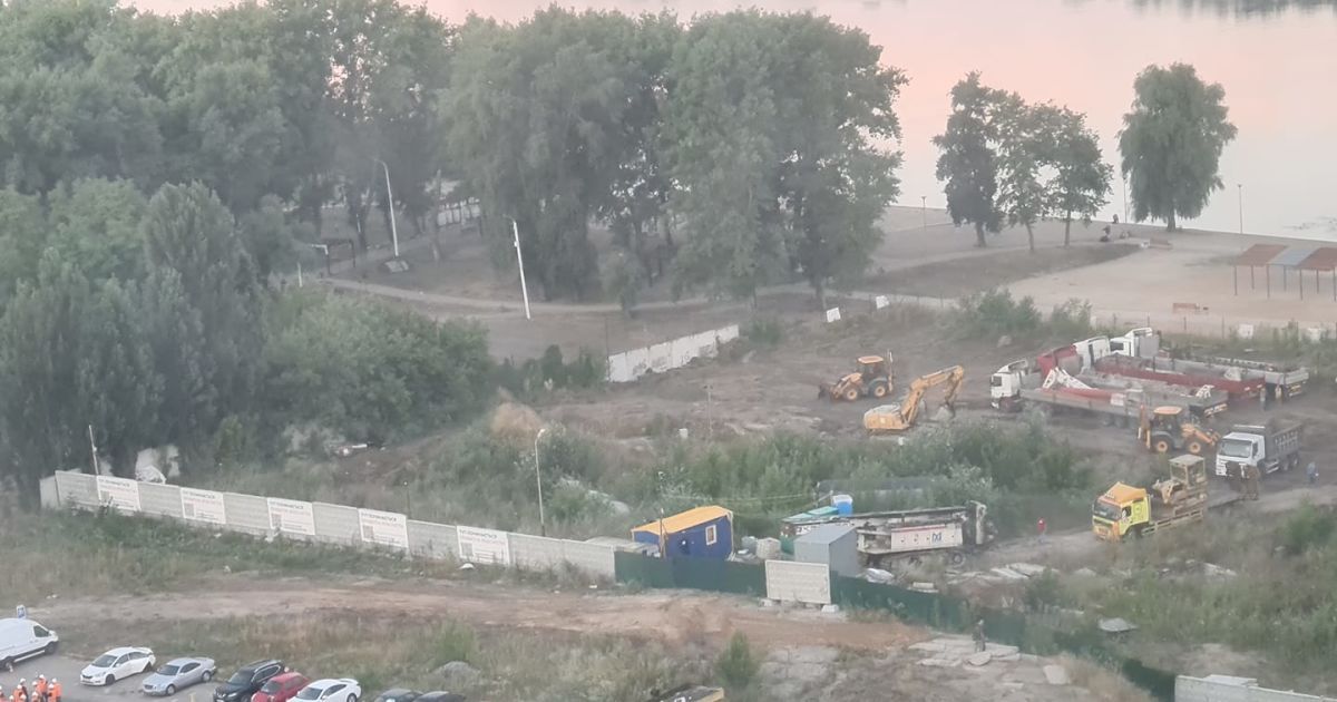 Скандальна забудова на Микільській Слобідці у Києві