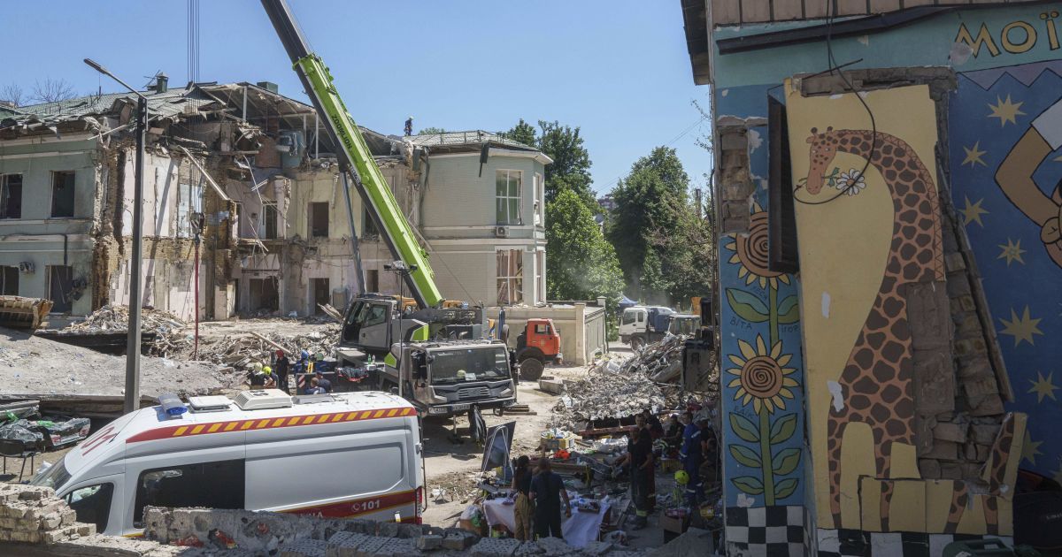 Наслідки ракетного удару по лікарні "Охматдит" у Києві 8 липня