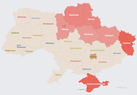 Повітряна тривога охопила південь України: є загроза атаки ворожих безпілотників