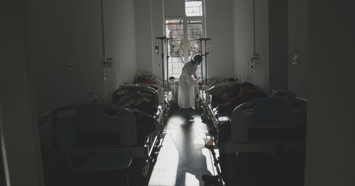 У Рівному антивакцинаторам організували екскурсію у COVID-відділення лікарні