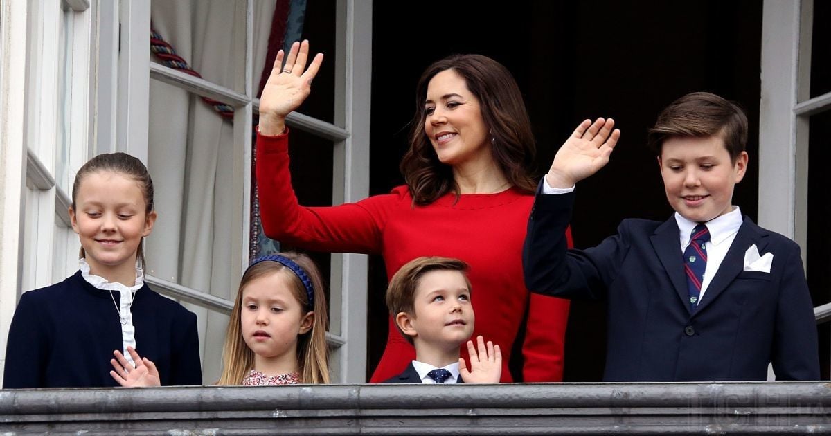 Кронпринцеса Мері з дітьми