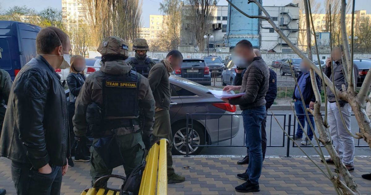 В Киеве задержали военных, которые готовили наркотики и продавали среди армейцев